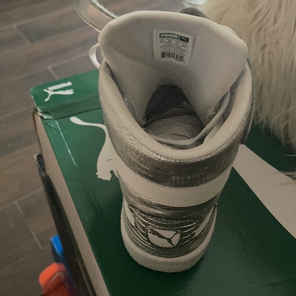 Pumas - Picture 3 of 3